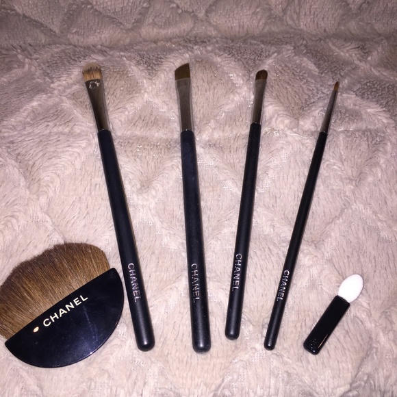 Chanel Makeup Brush Set Les Indispensables De Chanel 142 44